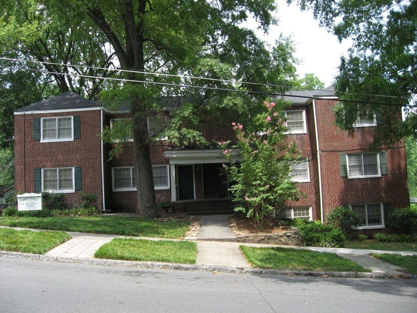 Rome Apartment: 407 E 4th Ave