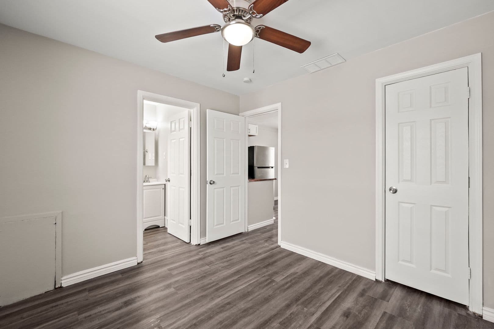 Troy Apartment: 1071 Rochester Rd.