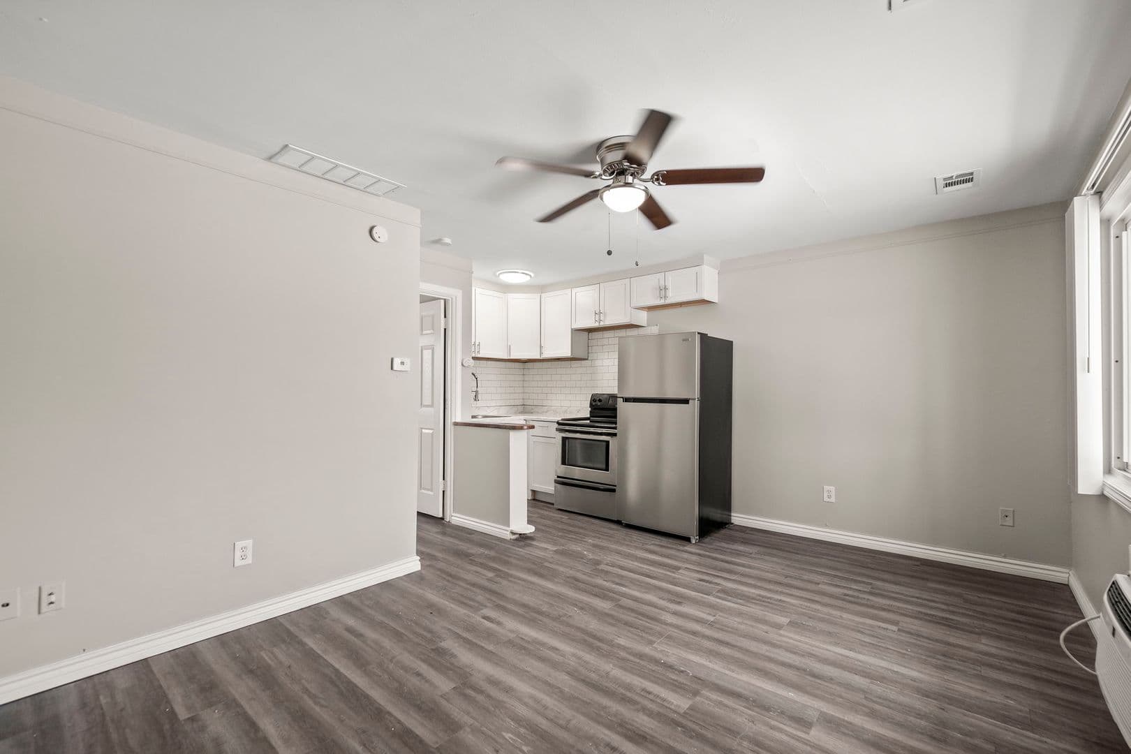 Troy Apartment: 1071 Rochester Rd.