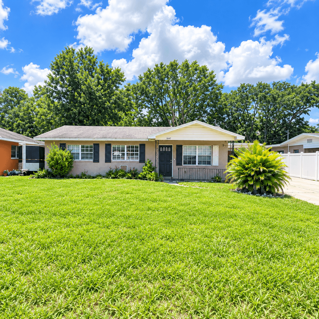 Lakeland House: 1247 Sunset Avenue