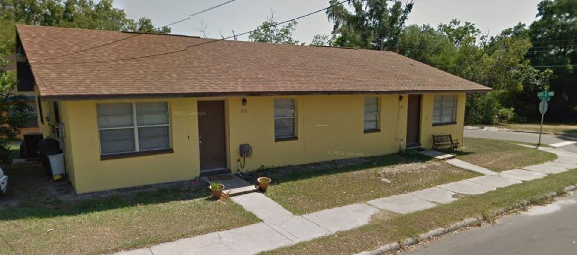 Lakeland House: 1314 Walnut Street W
