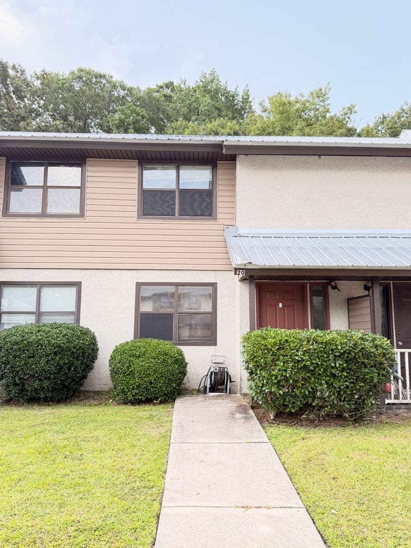 Hinesville House: 601 Tupelo Trail