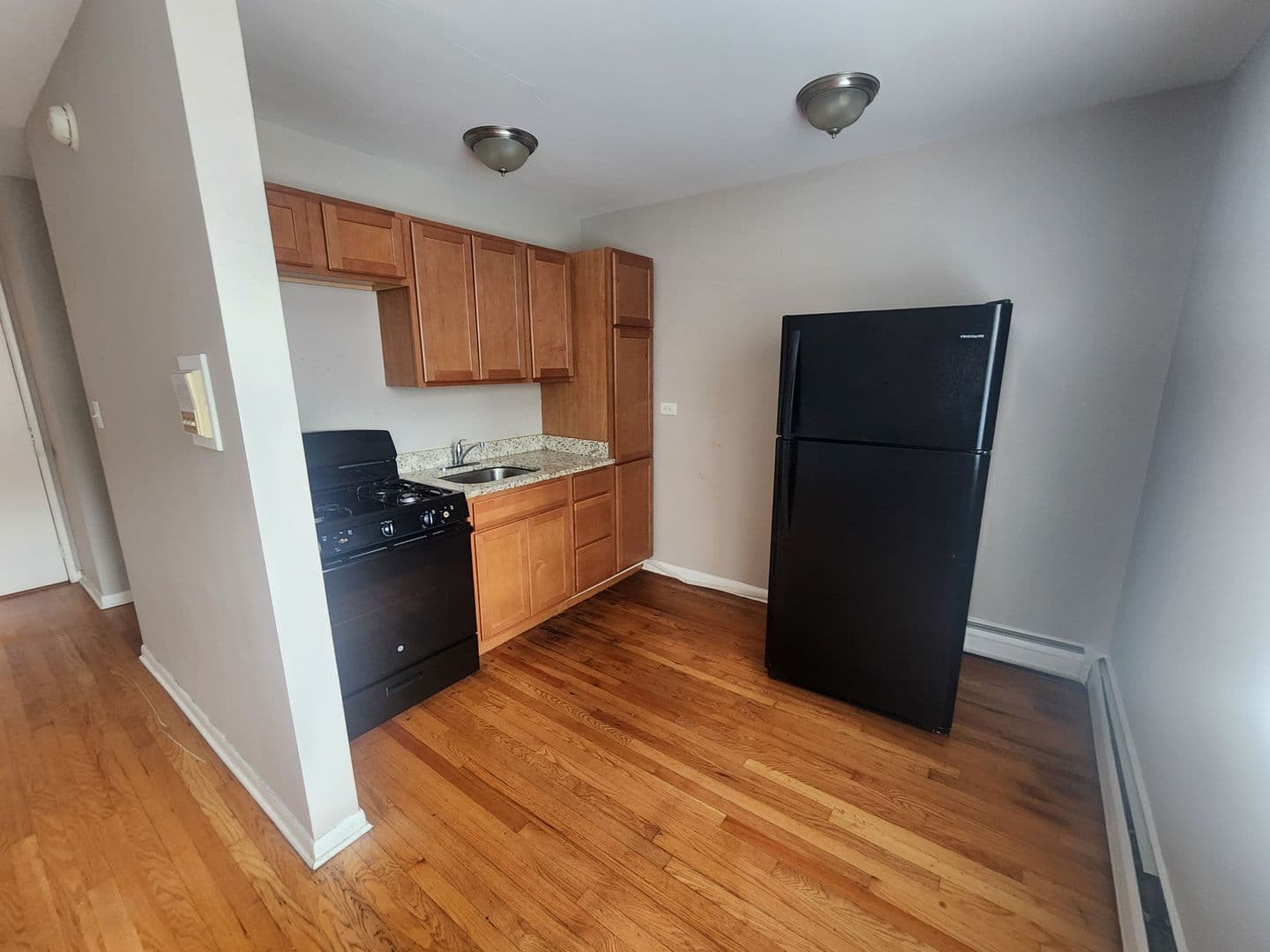 Hillside Apartment: 5147-5163 Electric Ave