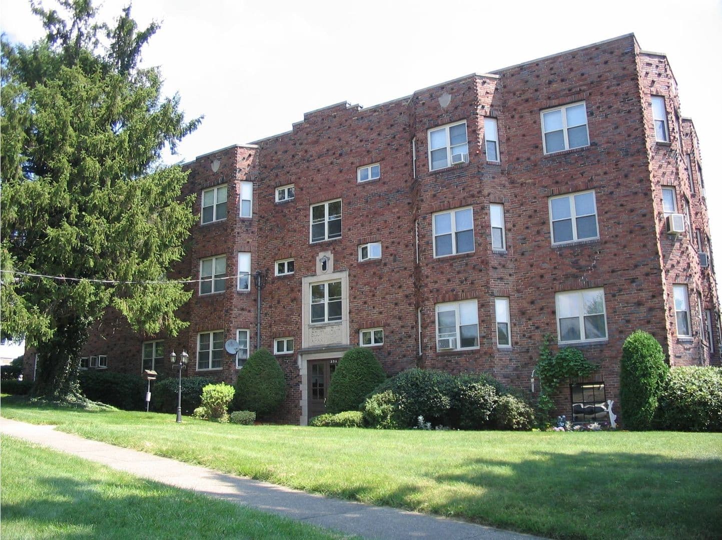 Johnstown Apartment: 304 Thoburn Street