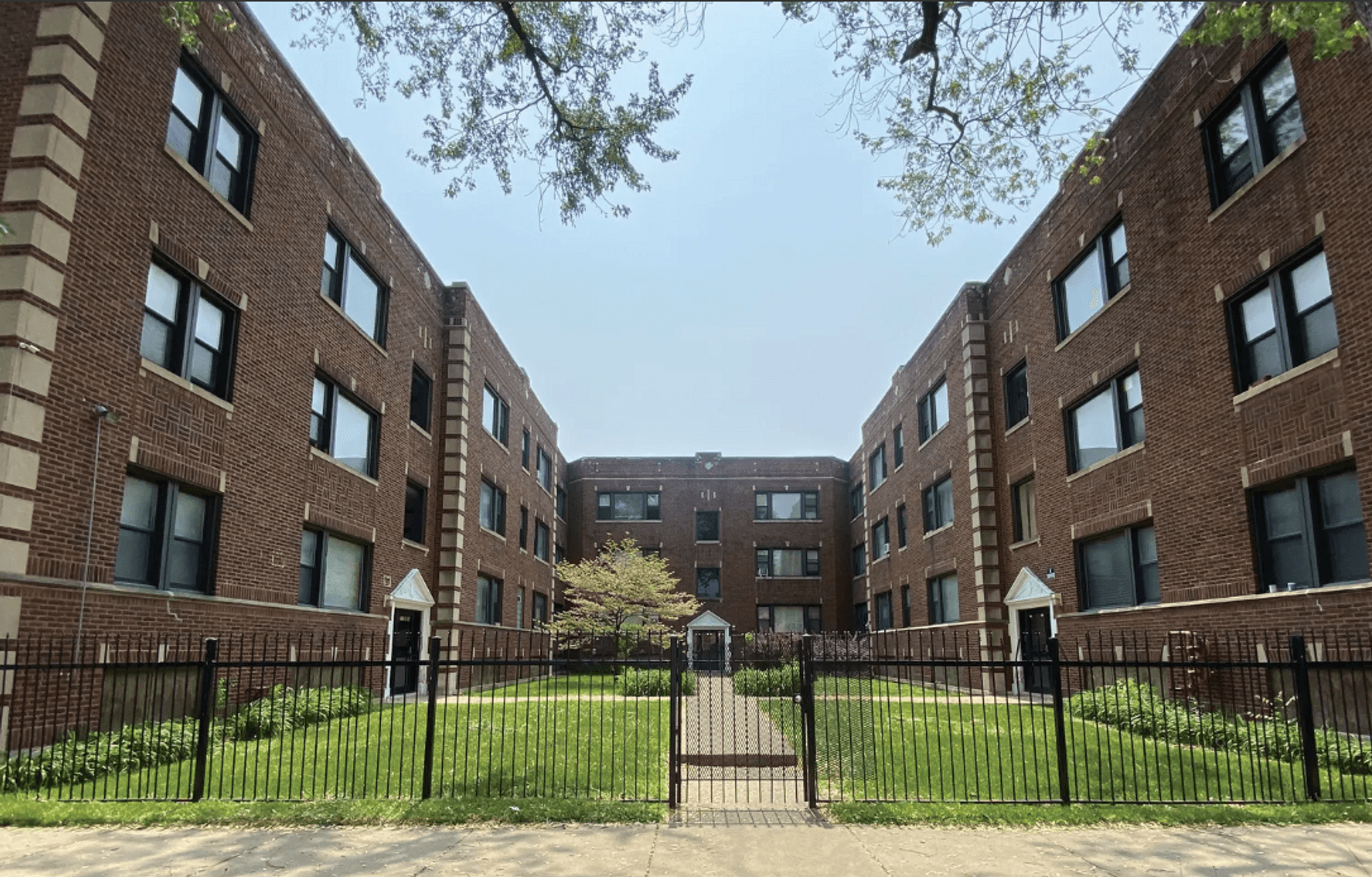Chicago Apartment: 6801 - 6811 S Michigan Ave.