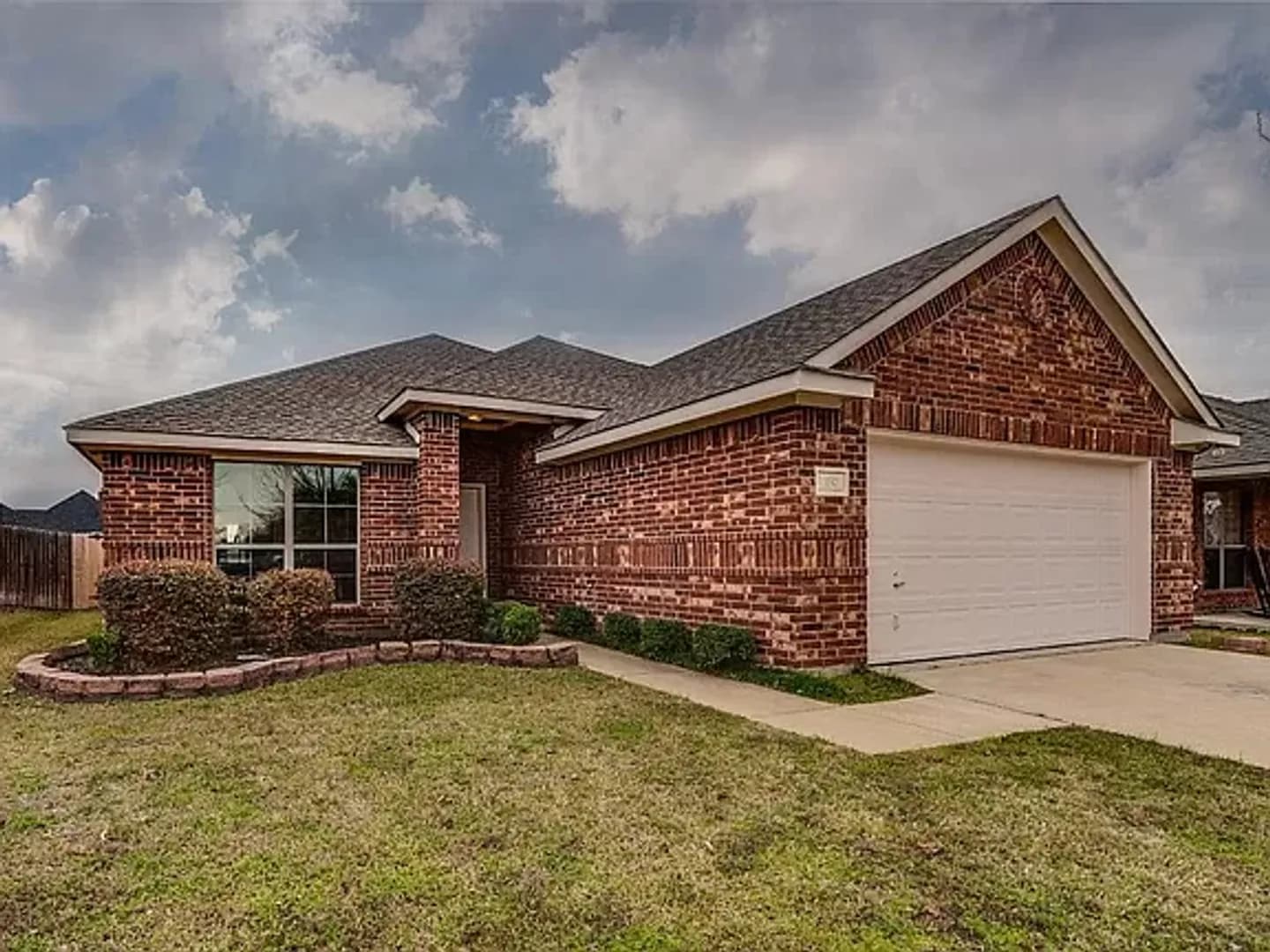 Waxahachie House: 132 Horseshoe Bend