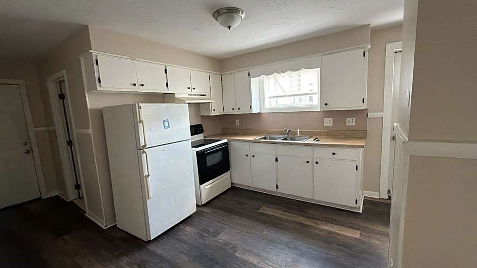 Fall River Apartment: 19 Manning st