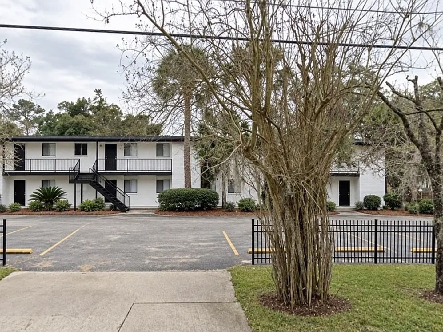 Valdosta Apartment: 201 W Mary Street