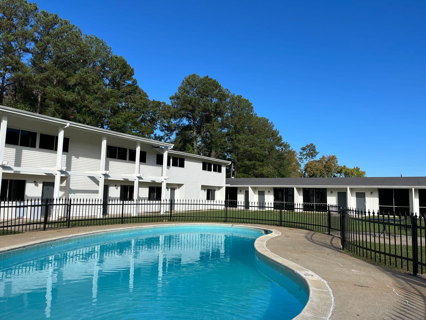 Meridian Apartment: 4609 Broadmoor Drive