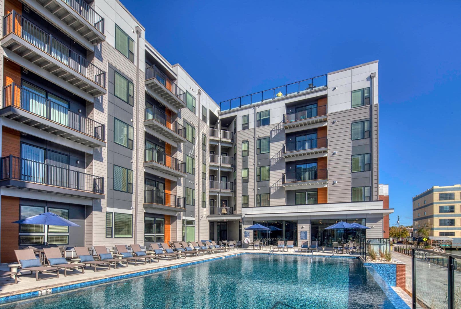Norfolk Apartment: 533 Front Street