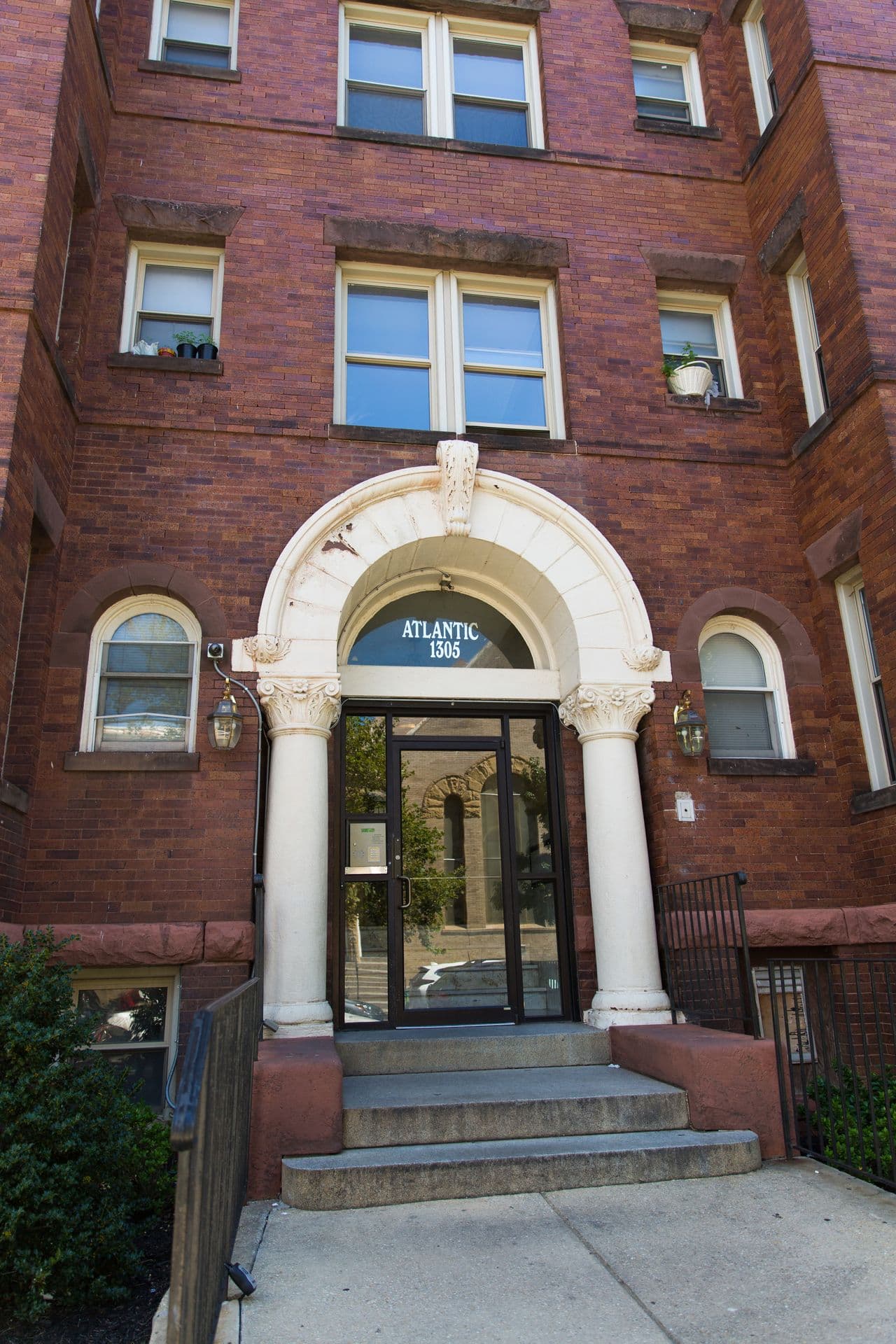 WASHINGTON Apartment: 1305 10TH ST NW