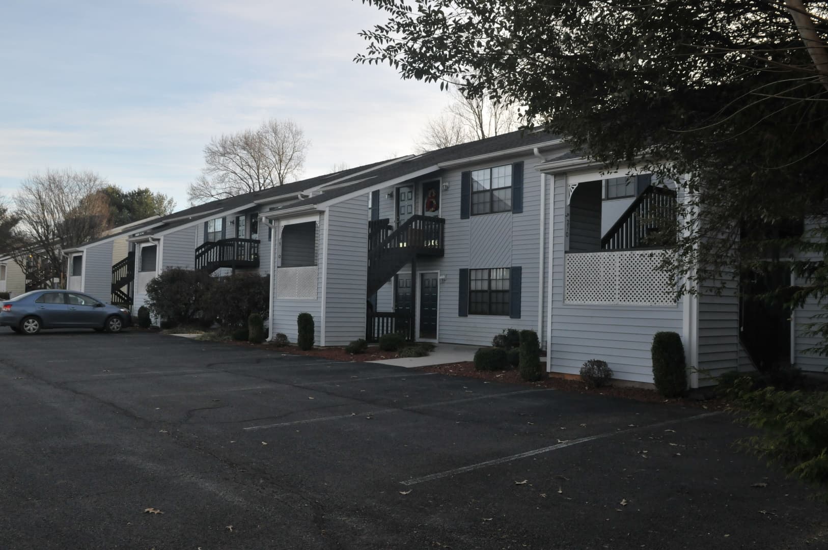 Forest Apartment: 5218 Waterlick Road
