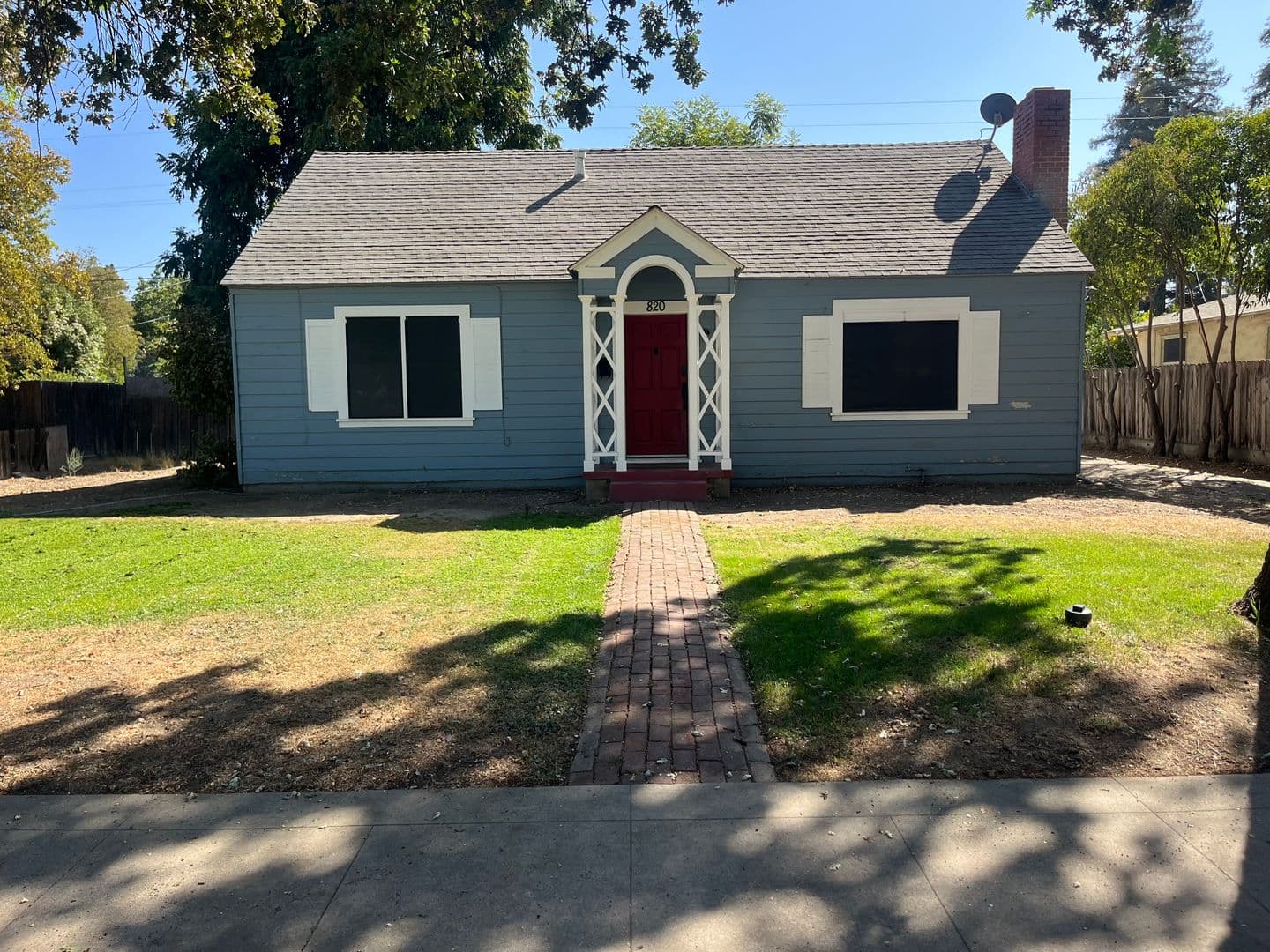 Visalia House: 820 N Stevenson St