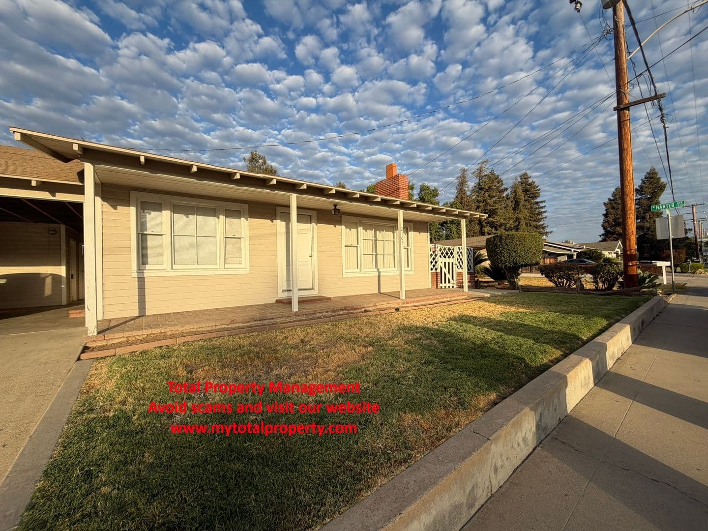 Visalia House: 2105 S Giddings St