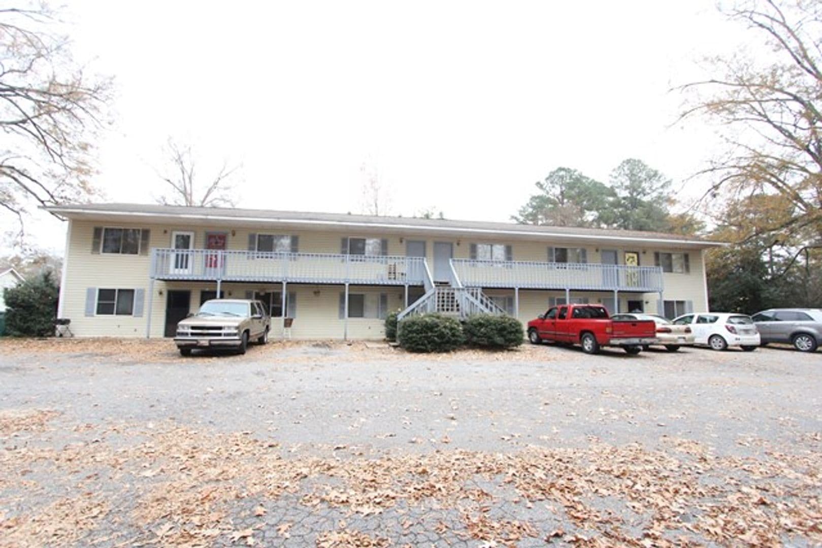 Greenwood Apartment: 1006 Spring St.