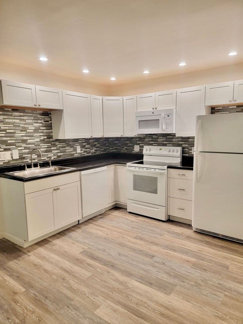 Ithaca Apartment: 87 Uptown Rd