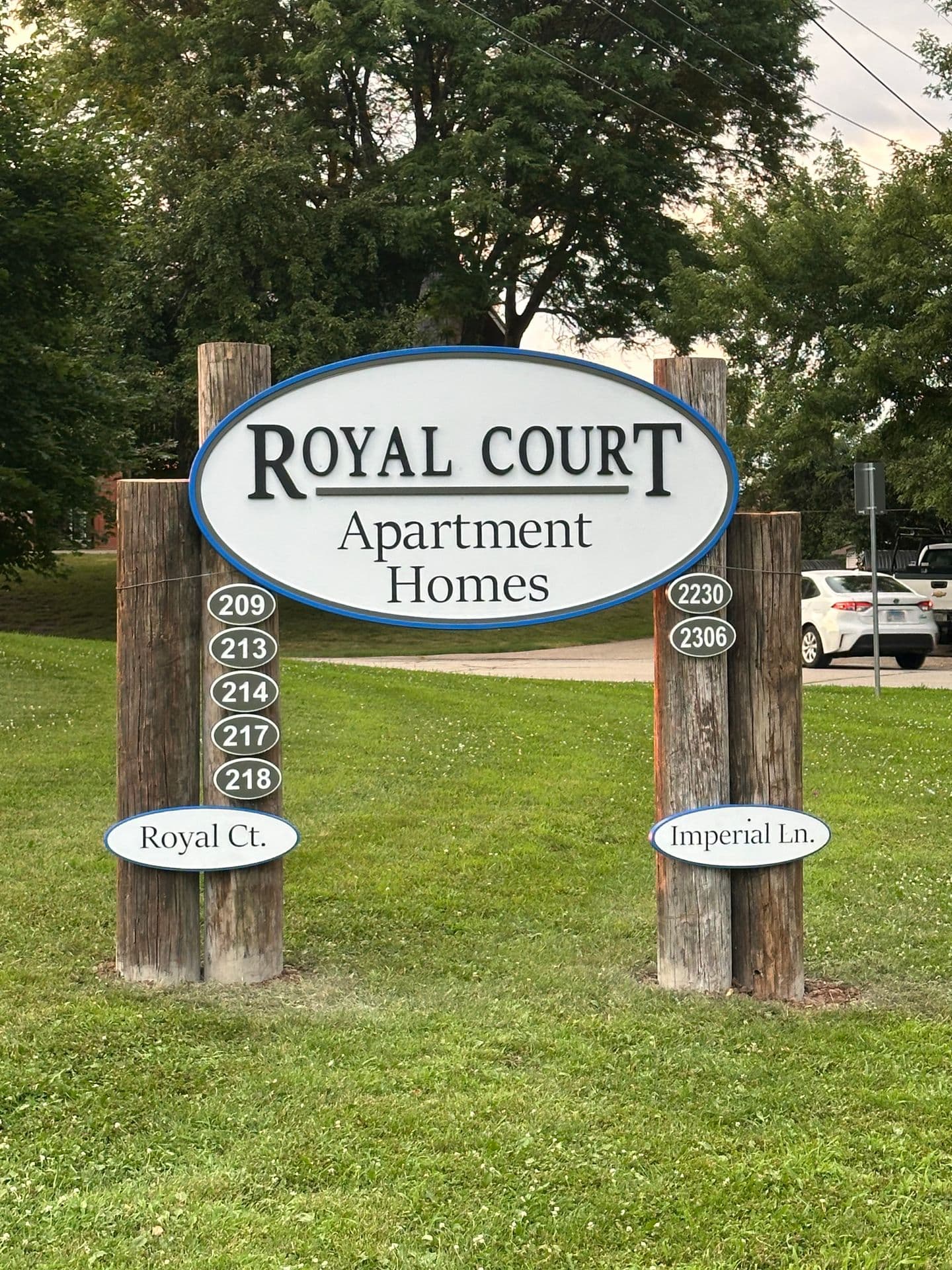 Appleton Apartment: 209 Royal Ct