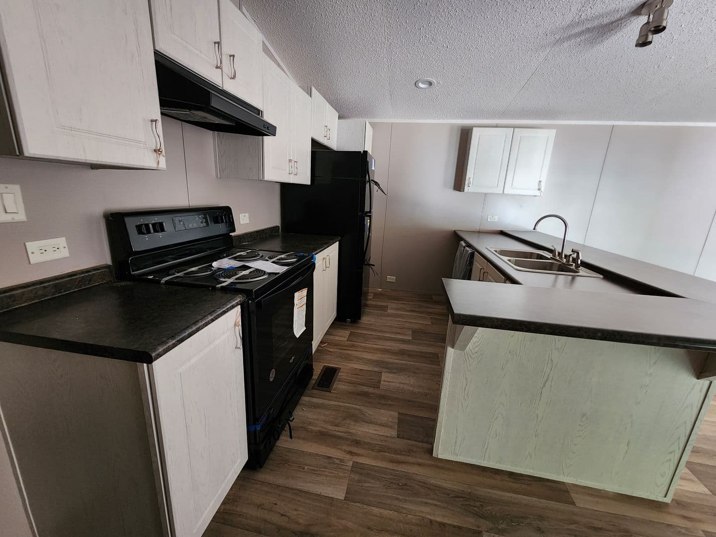 Bristow Apartment: 37 South Acres W