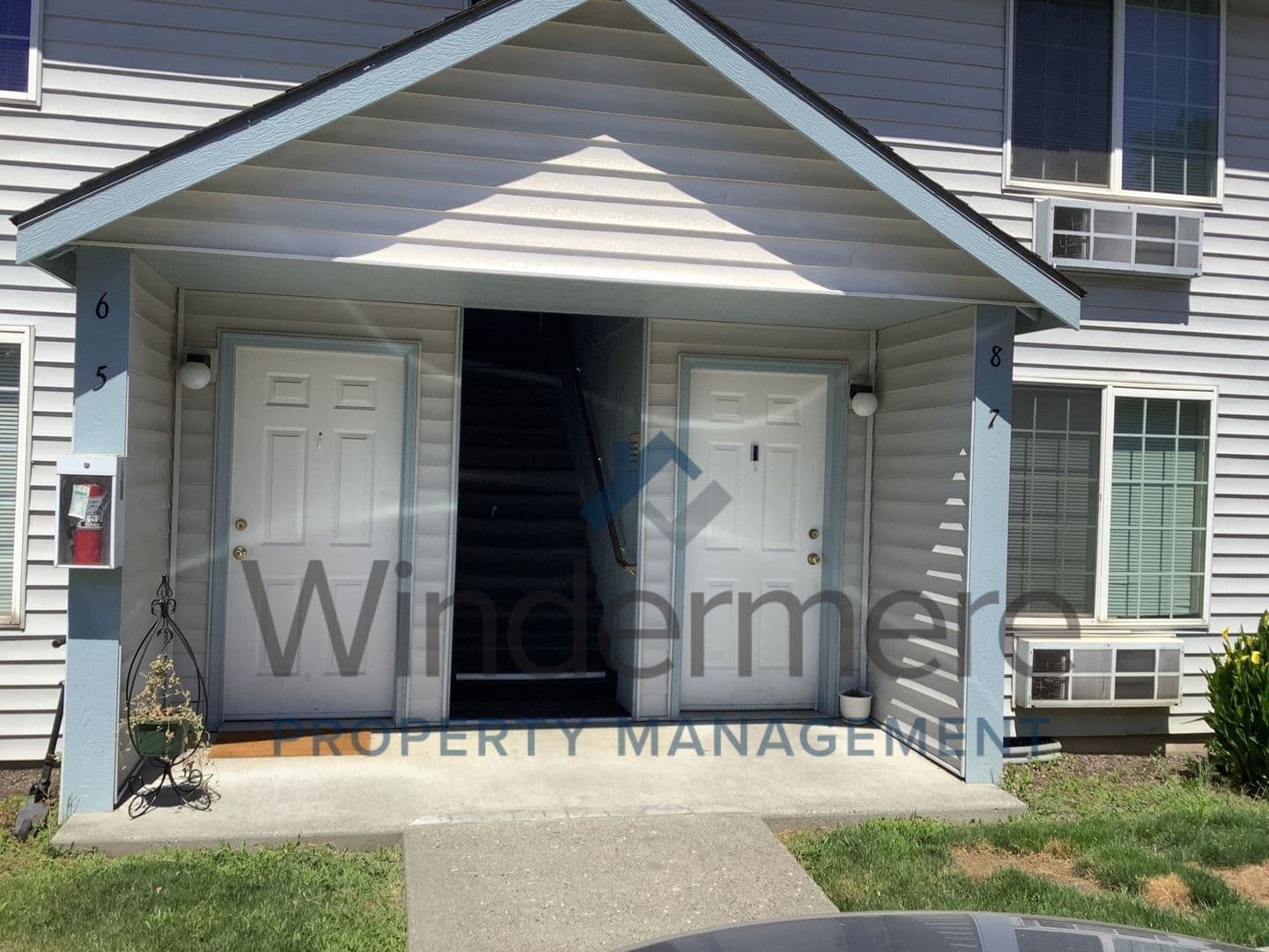 Walla Walla Apartment: 1821 Plaza Way