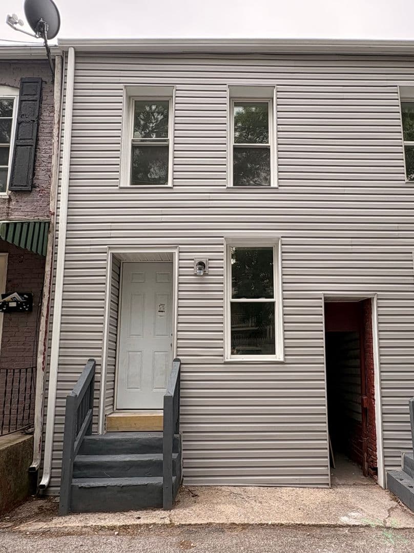 York House: 144 Miller Lane