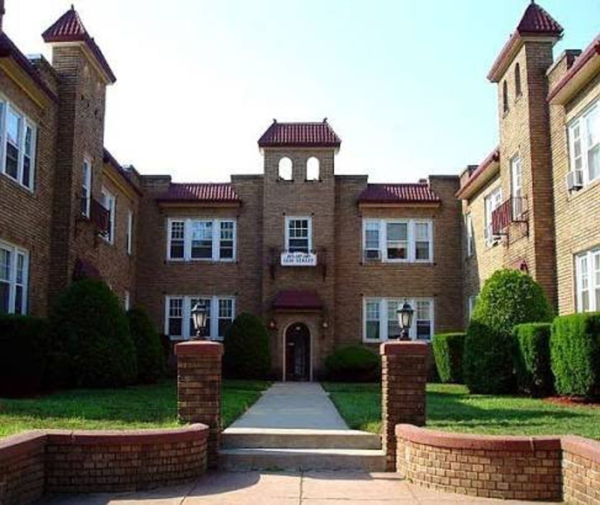 West Haven Apartment: 137 Elm ST