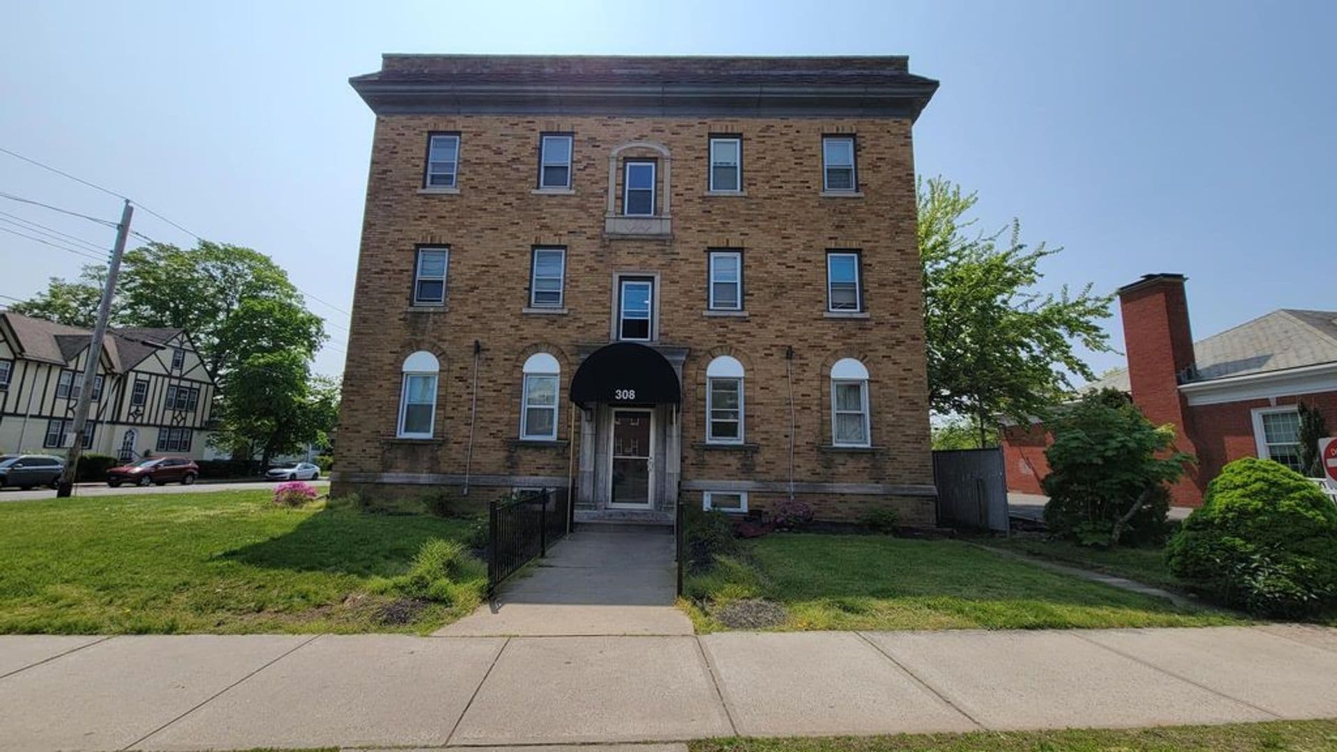 West haven Apartment: 308 Main st