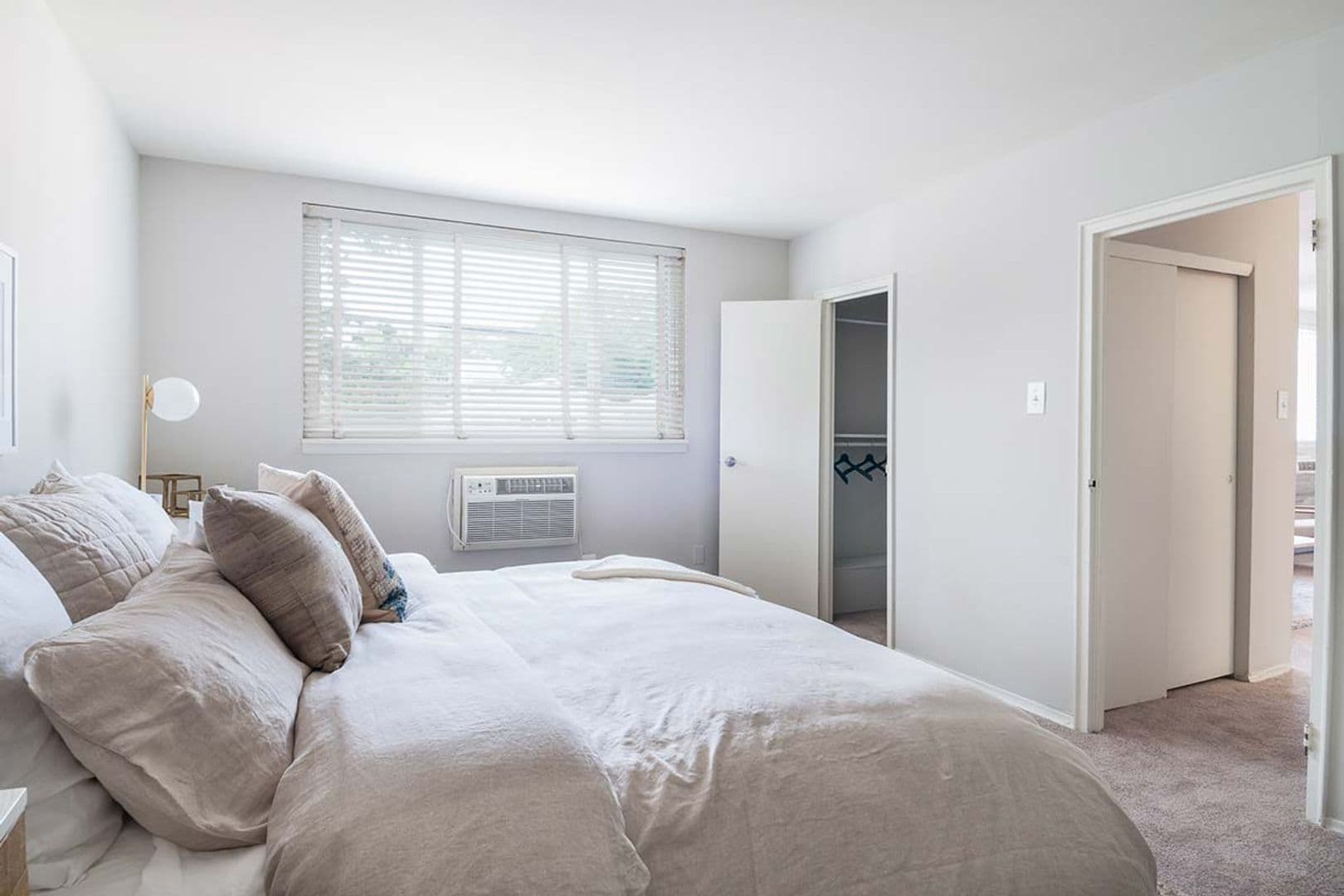 Philadelphia Apartment: 450 Domino Lane