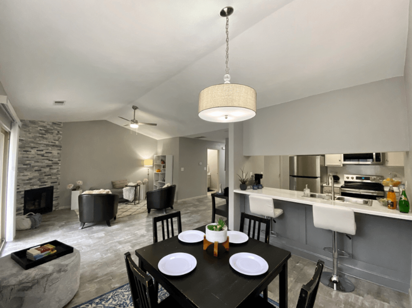 Machesney Park Apartment: 1050 Minns Dr