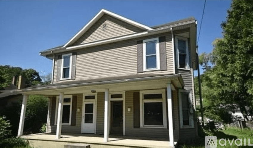 Nelsonville Apartment: 301 Fort Street