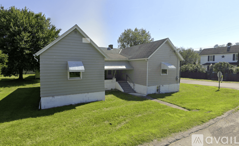 Washington House: 385 Hallam Ave