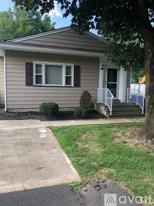 Somerville House: 132 Stony Brook Road