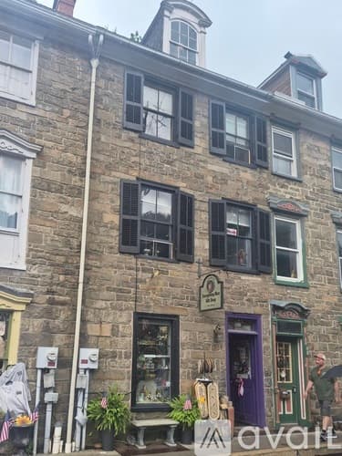 Jim Thorpe Townhome: 31 Race Street