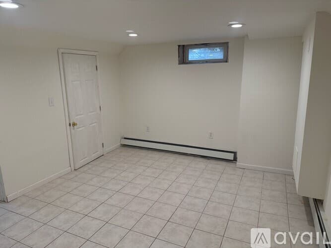 New Britain Apartment: 33 Rutherford Street