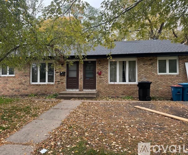 Hopkins House: 512 Sunnyside Ln