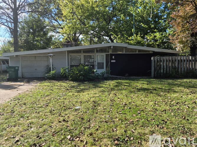 Florissant House: 355 Countryside Dr