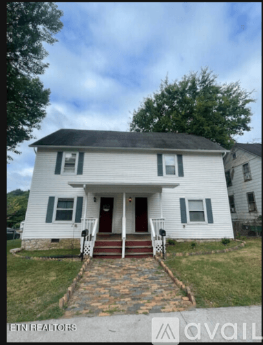 Harriman Apartment: 401 Carter Ave
