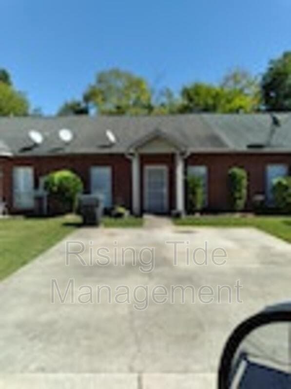 Center Point House: 1825 Copperfield Ln
