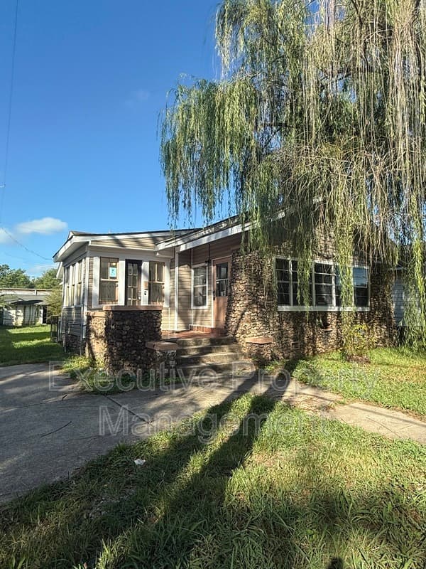 Fairfield House: 413 44th Street