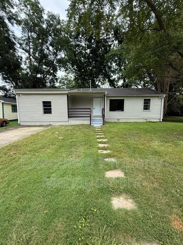Birmingham House: 6921 41st Avenue