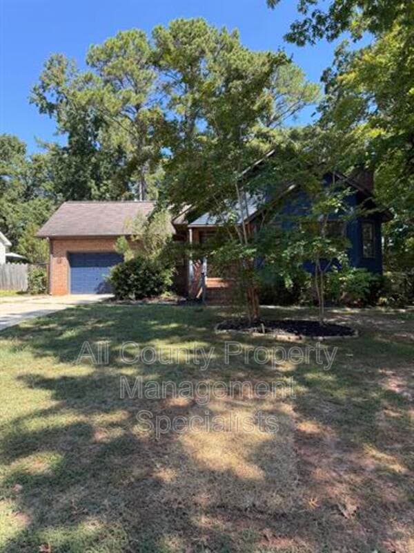 Lexington House: 145 Saddlebrooke Rd