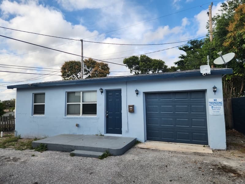 West Palm Beach House: 823 14th Street