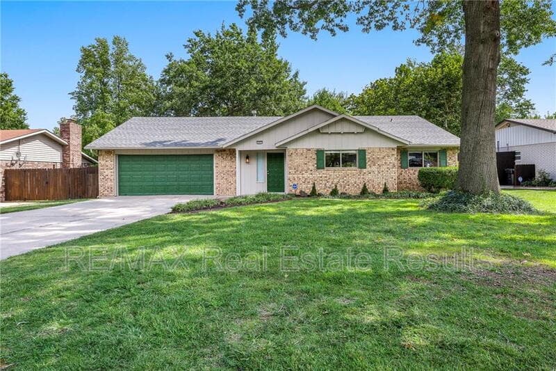 Springdale House: 1607 Greenbriar St