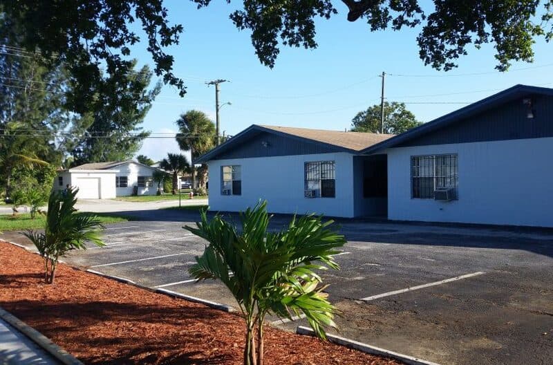 Riviera Beach Condo: 901 W 37th Street - B