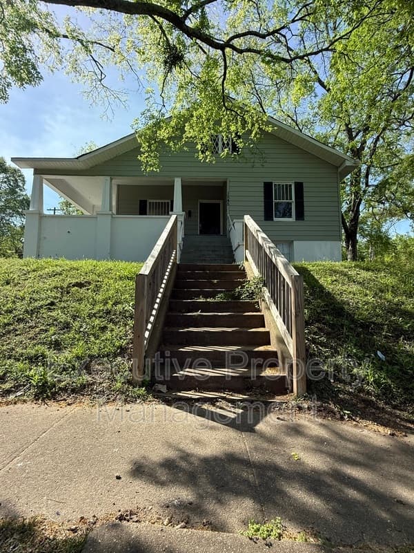 Birmingham House: 1545 29th Street