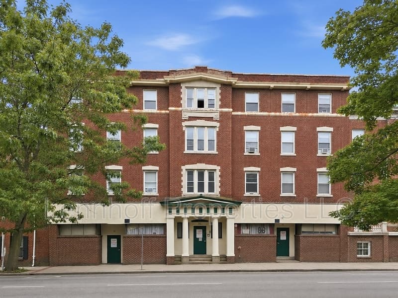 Lawrence Apartment: 32 Lawrence Street