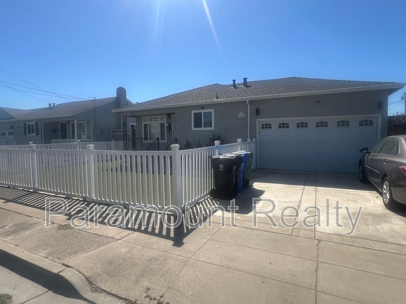 Fremont House: 36665 Cabrillo Dr
