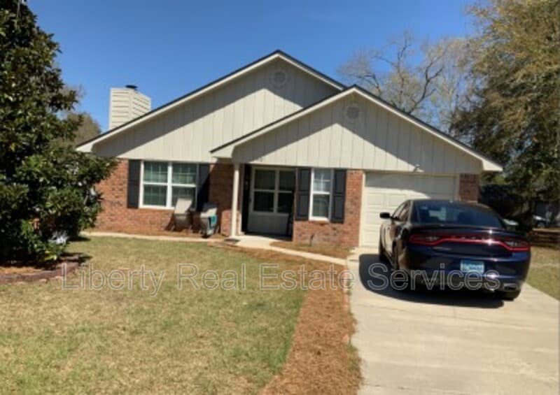 Hinesville House: 1433 Firefinder Ln