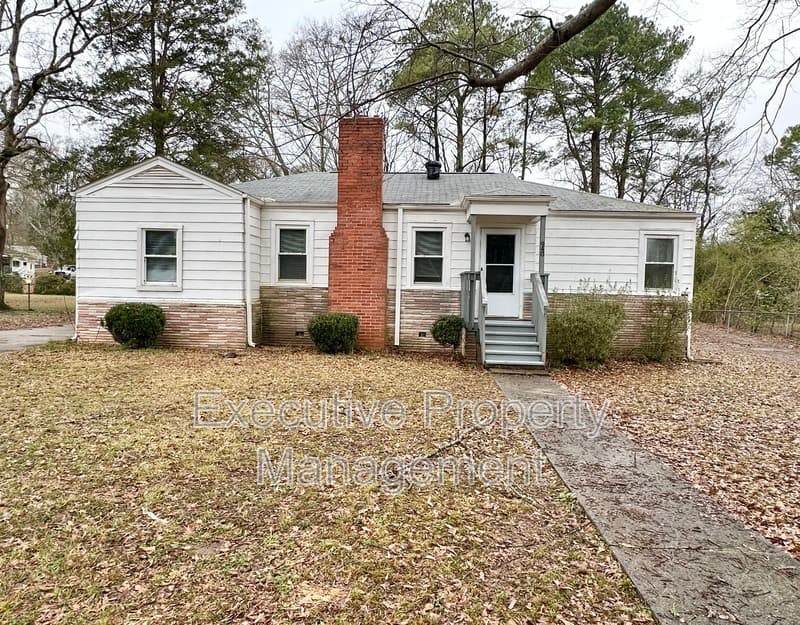Birmingham House: 940 Meadowbrook Drive