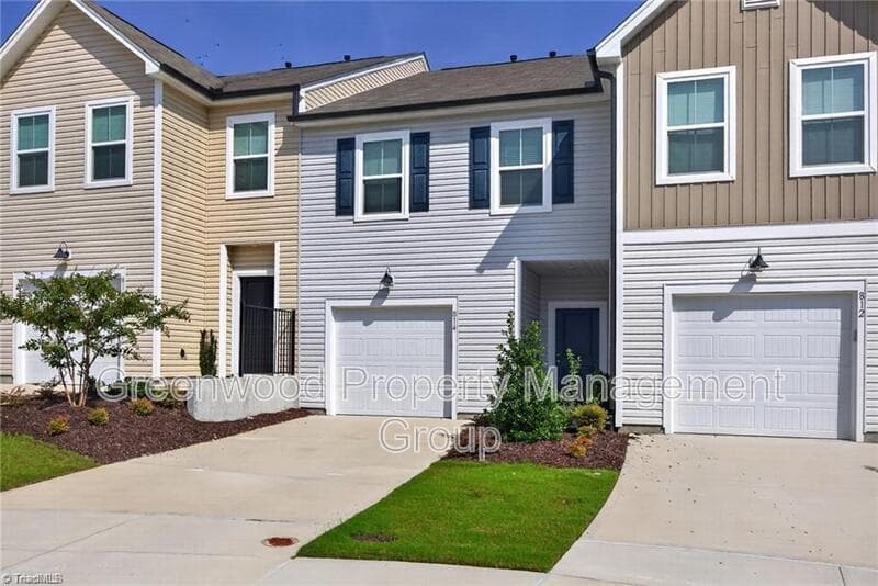 High Point Townhome: 814 Falls Grove Trail