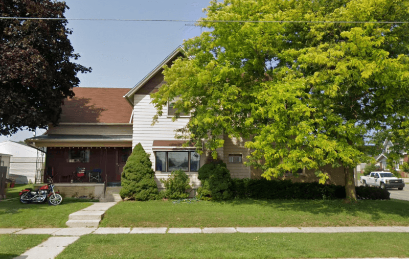 Manitowoc Condo: 2201 Washington Street - Upper